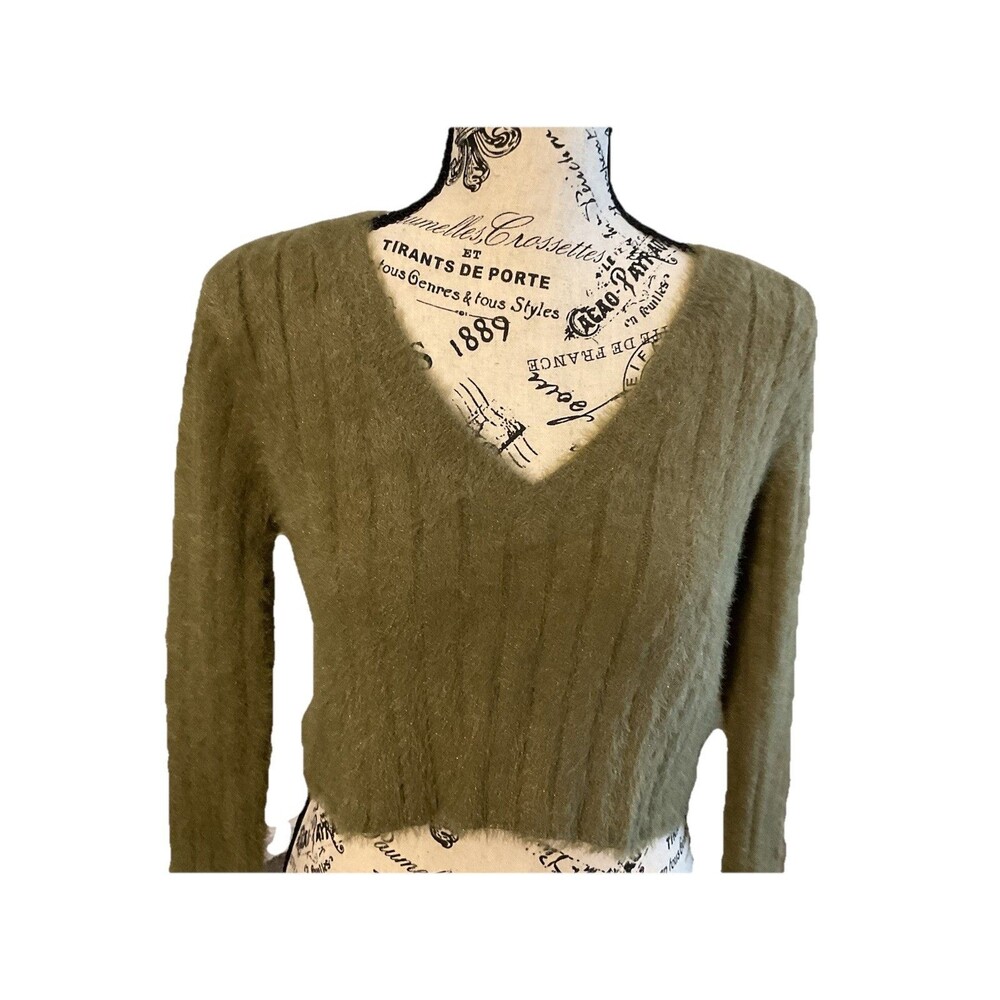 Urban outfitters green soft V-neck long sleeve sweater top shirt small new